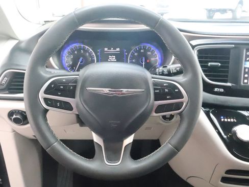 Used 2023 Chrysler Voyager LX FWD image 30