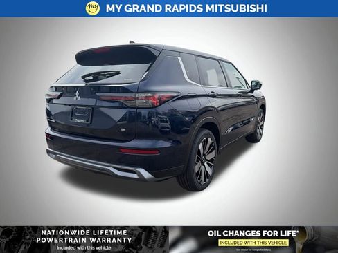 New 2026 Mitsubishi Outlander SE AWD/4WD image 5