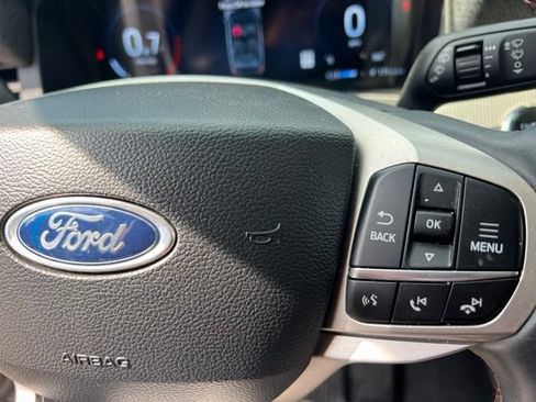 Used 2025 Ford Explorer Active w/ Active Comfort Package AWD/4WD image 28