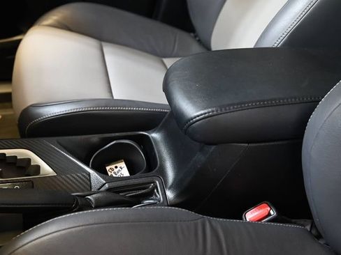 Used 2015 Toyota RAV4 Limited AWD/4WD image 24