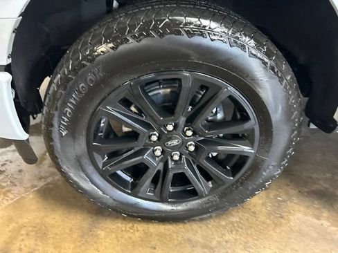 Used 2025 Ford F150 Platinum AWD/4WD image 9