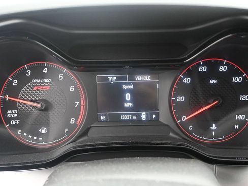 Used 2024 Chevrolet Trax RS FWD image 13