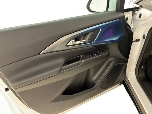 Certified 2025 Chevrolet Equinox EV LT w/ Convenience Package FWD image 13
