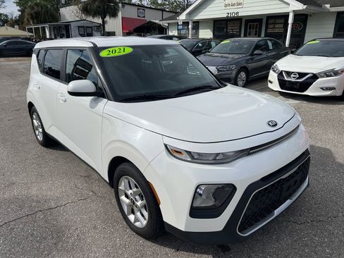 Used 2021 Kia Soul S image 3