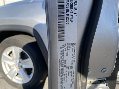 Used 2022 Jeep Compass Latitude image 16