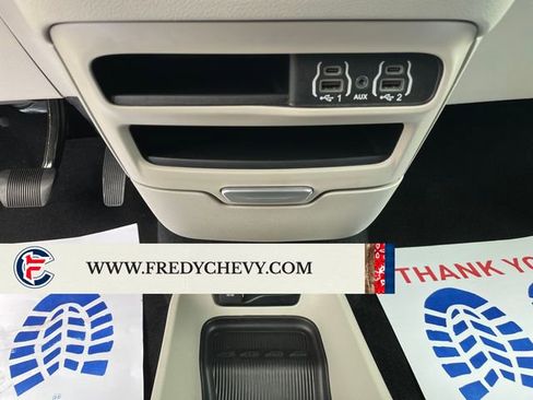 Used 2023 Chrysler Pacifica Touring-L FWD image 18