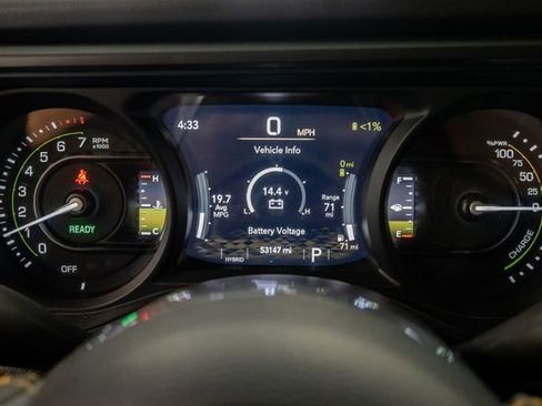 Used 2024 Jeep Wrangler Unlimited Sahara AWD/4WD image 13