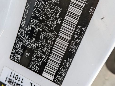 Used 2011 Toyota Sequoia Platinum image 33