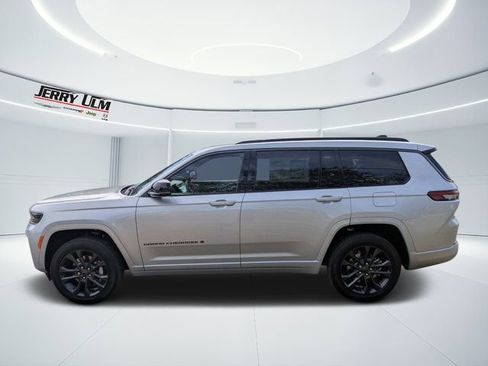 New 2026 Jeep Grand Cherokee L Limited AWD/4WD image 6