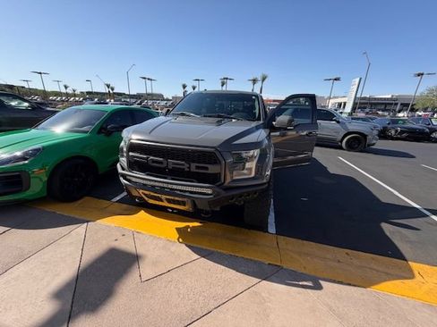 Used 2018 Ford F150 Raptor w/ Equipment Group 802A Luxury AWD/4WD image 16