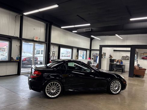 Used 2005 Mercedes-Benz SLK 55 AMG image 23