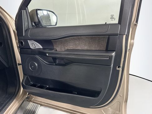 Used 2020 Ford Expedition Max Limited image 34