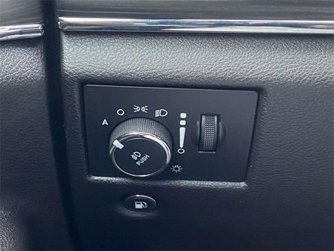 Used 2020 Jeep Grand Cherokee Limited image 18