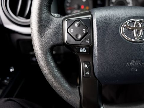 Used 2018 Toyota Tacoma SR w/ SR Convenience Package AWD/4WD image 15