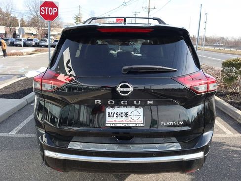 Certified 2025 Nissan Rogue Platinum image 7