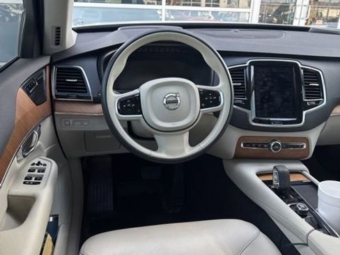Used 2022 Volvo XC90 T8 Inscription Expression image 9