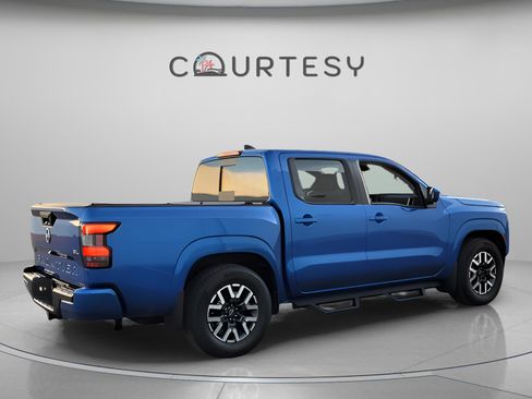 Used 2024 Nissan Frontier SL w/ Technology Package image 5