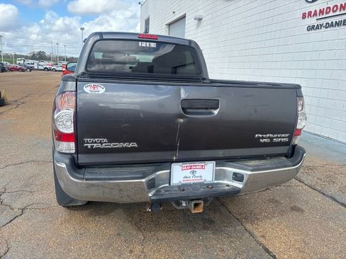 Used 2014 Toyota Tacoma PreRunner w/ SR5 Package image 25