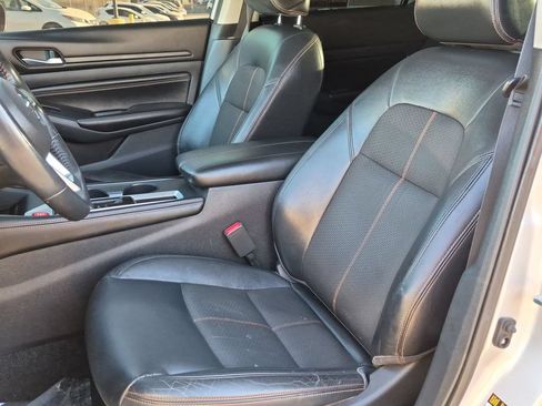 Used 2019 Nissan Altima 2.5 SR FWD image 13