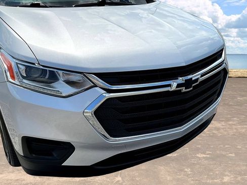 Used 2021 Chevrolet Traverse LS FWD image 36