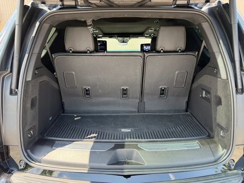 Used 2025 Cadillac Escalade Sport Platinum w/ LPO, ONYX Package AWD/4WD image 9