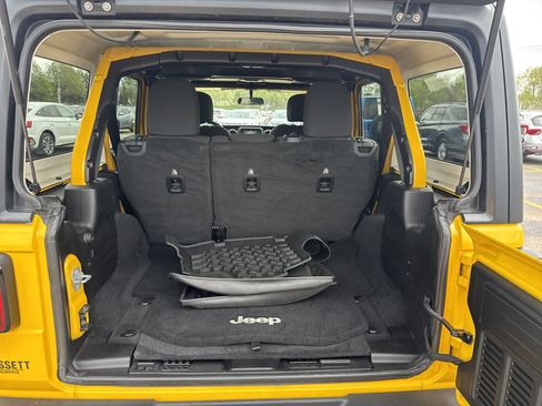 Used 2019 Jeep Wrangler Unlimited Sport S image 8