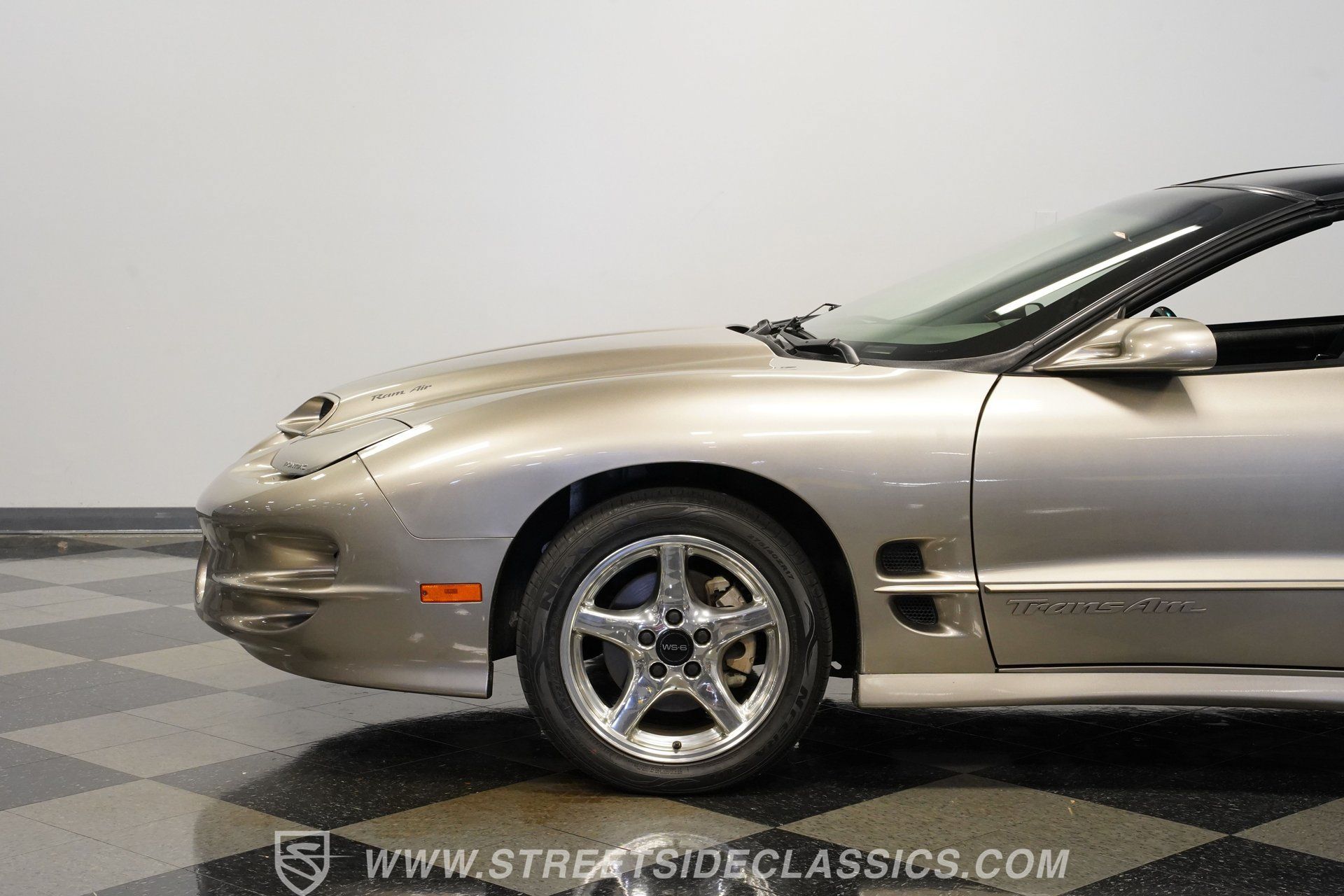 Used 2001 Pontiac Firebird Trans Am RWD image 24
