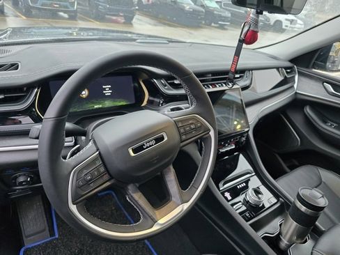 Certified 2024 Jeep Grand Cherokee Limited 4xe w/ Luxury Tech Group II image 10