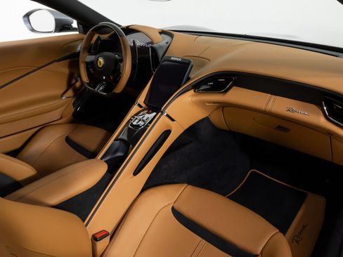 Used 2024 Ferrari Roma RWD image 38