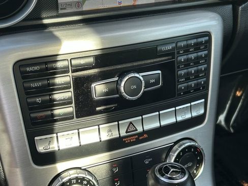 Used 2013 Mercedes-Benz SLK 250 image 18