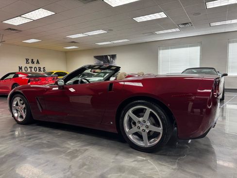 Used 2006 Chevrolet Corvette Convertible w/ Preferred Equipment Group RWD image 17