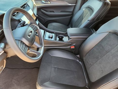 New 2026 Jeep Grand Cherokee Altitude image 13