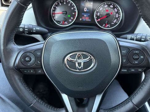 Used 2021 Toyota RAV4 XLE Premium FWD image 25