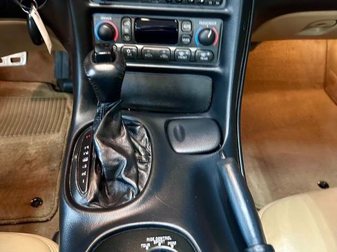 Used 1998 Chevrolet Corvette Convertible w/ Memory Pkg image 20