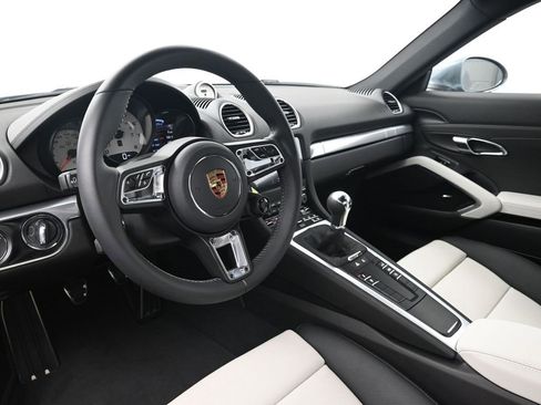 Used 2025 Porsche 718 Cayman S image 4