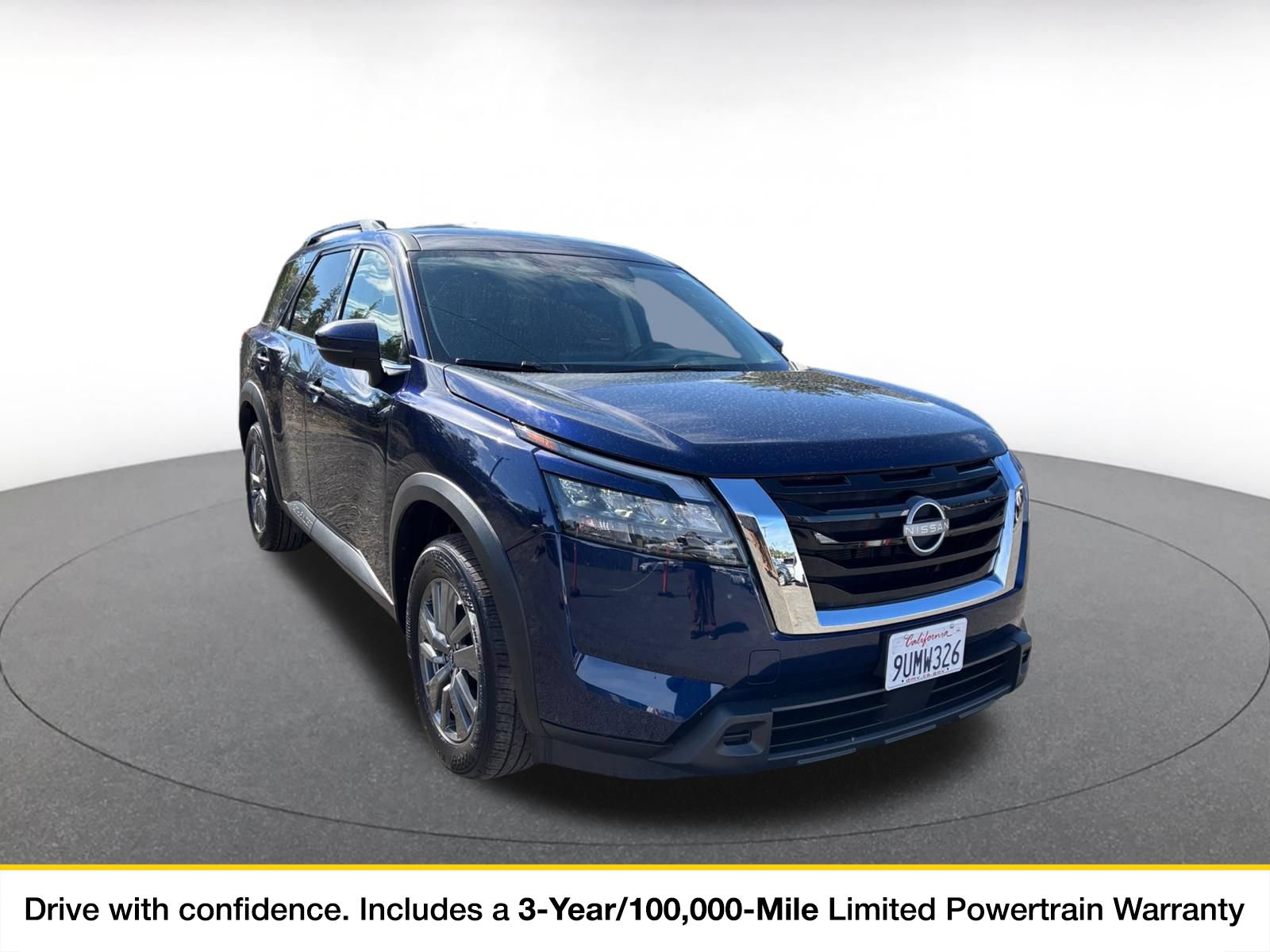 Used 2025 Nissan Pathfinder SV FWD image 1
