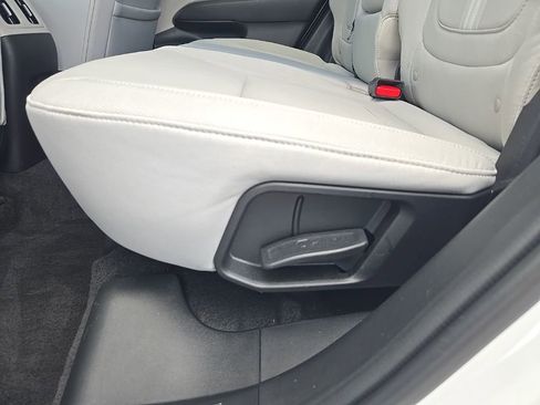 Certified 2025 Hyundai Tucson SEL AWD/4WD image 32