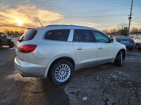 Used 2011 Buick Enclave CXL image 2