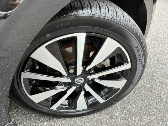 Used 2021 Nissan Sentra SV w/ SV Premium Package FWD image 30