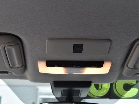 Used 2023 Nissan Kicks SR w/ SR Premium Package image 29