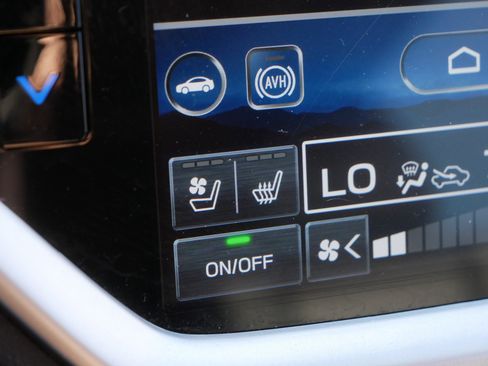 Used 2023 Subaru Ascent Touring AWD/4WD image 28