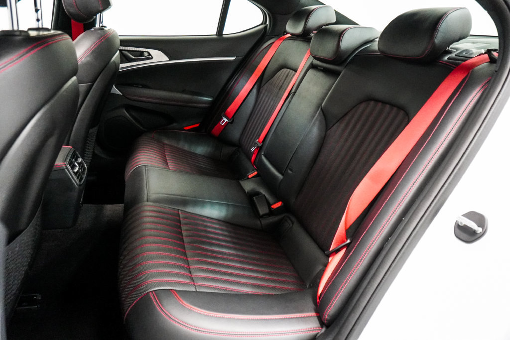 Used 2023 Genesis G70 2.0T w/ Sport Prestige Package RWD image 9