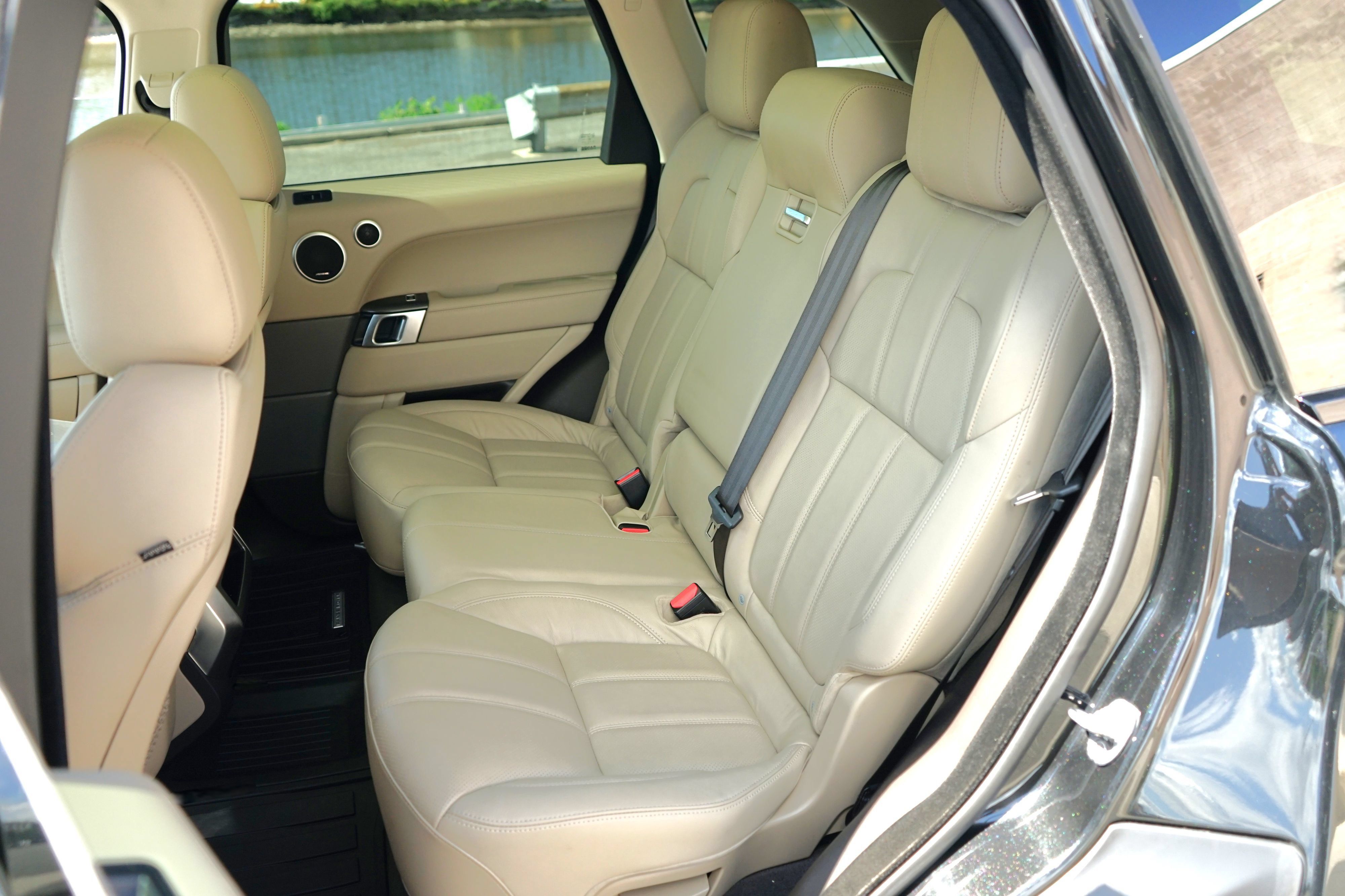 Used 2016 Land Rover Range Rover Sport SE AWD/4WD image 32