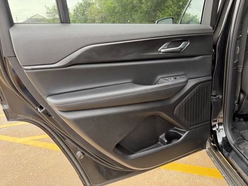 New 2025 Jeep Grand Cherokee L Altitude RWD image 16