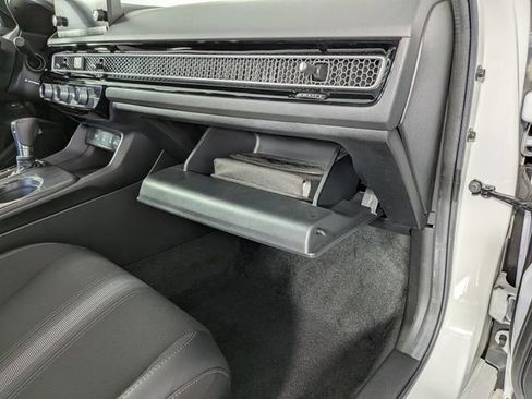Used 2025 Honda Civic Sport image 29