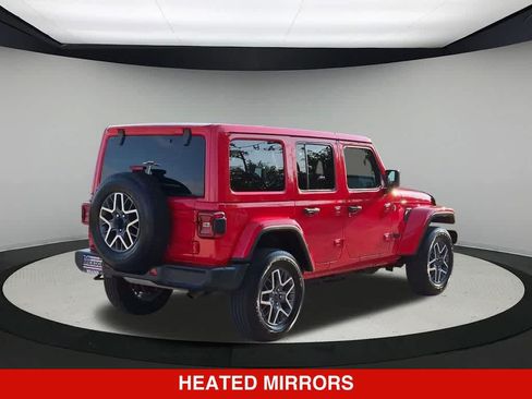 Used 2026 Jeep Wrangler Unlimited Sahara AWD/4WD image 6