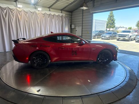 Used 2024 Ford Mustang GT Premium RWD image 4