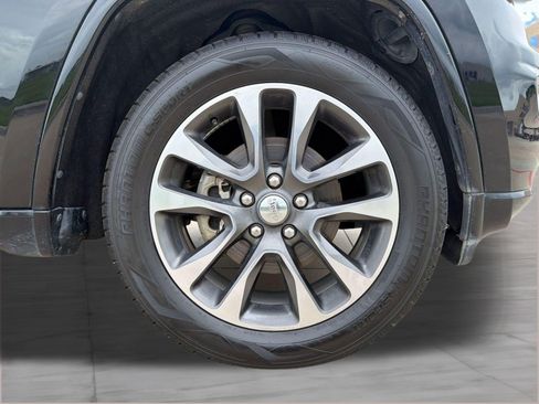 Used 2017 Jeep Grand Cherokee Overland RWD image 11