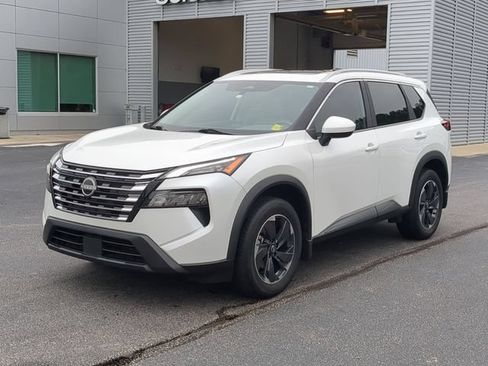 Certified 2024 Nissan Rogue SV w/ SV Premium Package FWD image 7