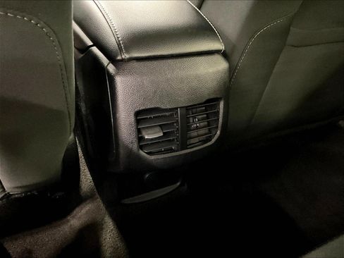 Used 2020 Ford Fusion SE FWD image 9